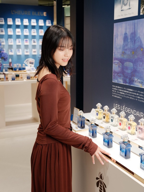 西野七瀬が胸を強調5