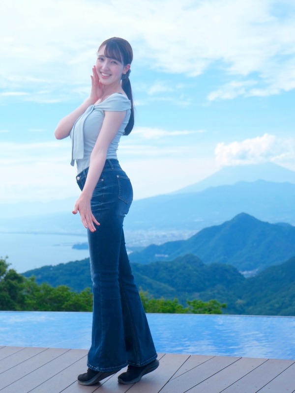 佐々木沙羅アナの巨乳8