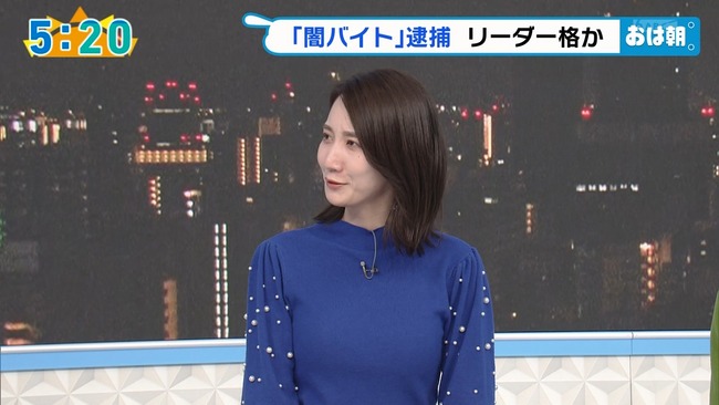 福戸あやアナがニットで乳を強調