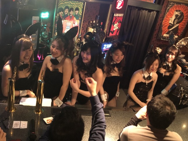 ガールズバーのキャストと初めての同伴 | GirlsBar Online