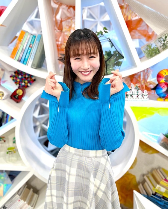 岸本理沙アナのニットおっぱい