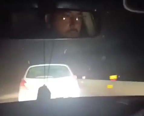 あおり運転してるおじさん