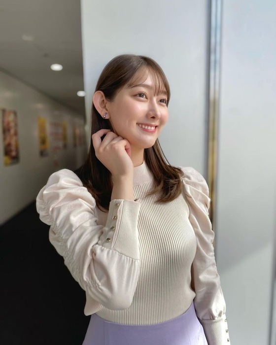 森山みなみアナのニットおっぱい