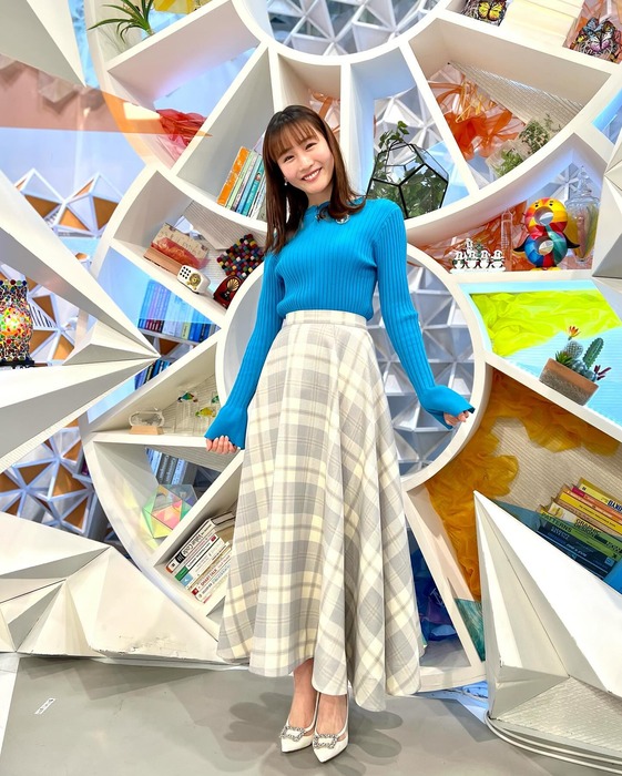 岸本理沙アナが乳を強調