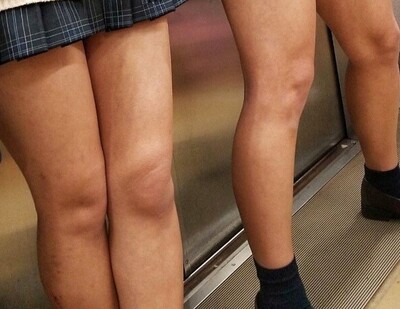 女子高生の太もも