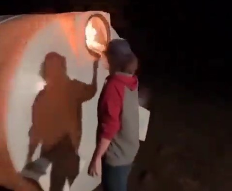 タンクに火を入れている