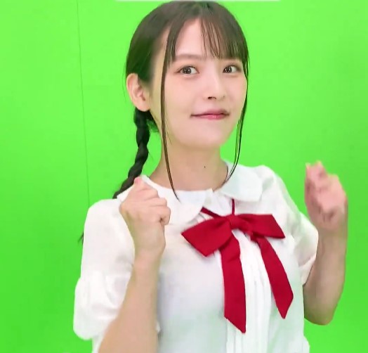 上坂すみれが巨乳を揺らしてダンスしてる