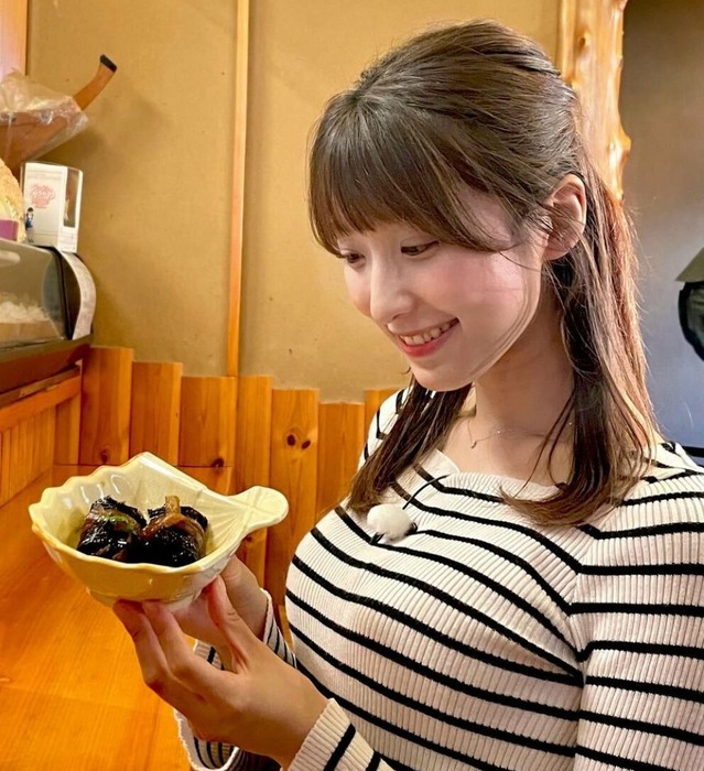 白木愛奈アナの横乳