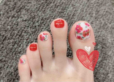 夏！フット用ネイルシールはどれを選ぶ？