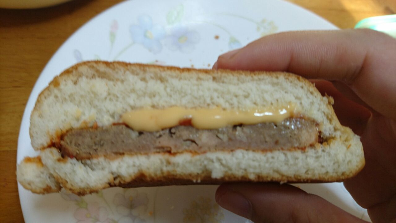 ヤマザキ とろ りとしたチーズのハンバーガー パンログ