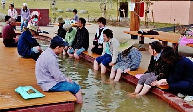 雅走草想 足湯は汚い