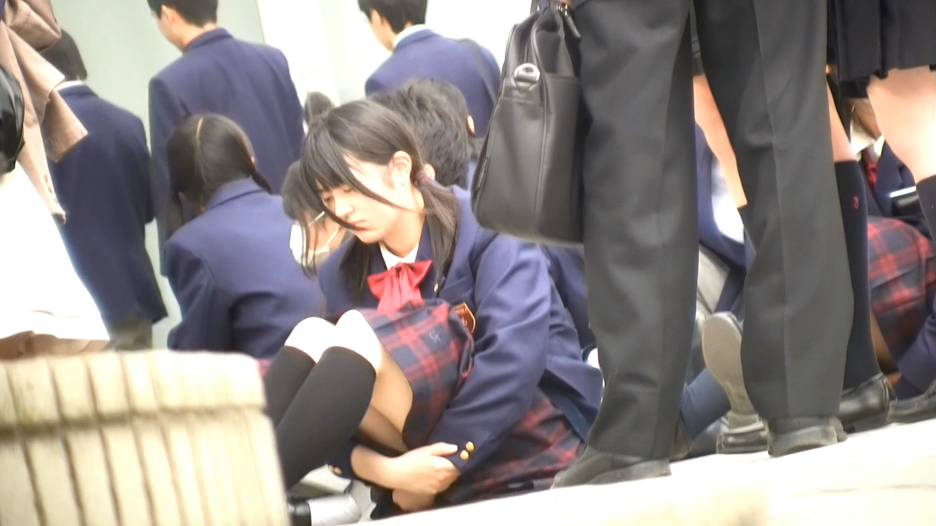 高校　集会 パンチラ 