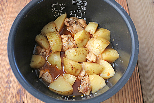 鶏手羽新じゃが8879