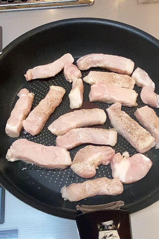 トンテキ弁当1047-1