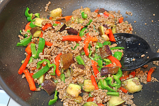 なすそぼろ丼8945