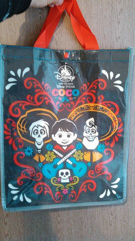 ディズニーストア「リメンバー・ミー」バッグ : 横浜市中区元町の整体