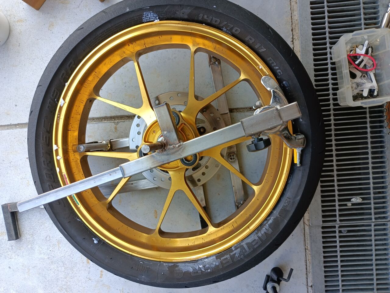 メッツラー スポルテック M9RR 寿命（110/70R17H 140/70R17H 