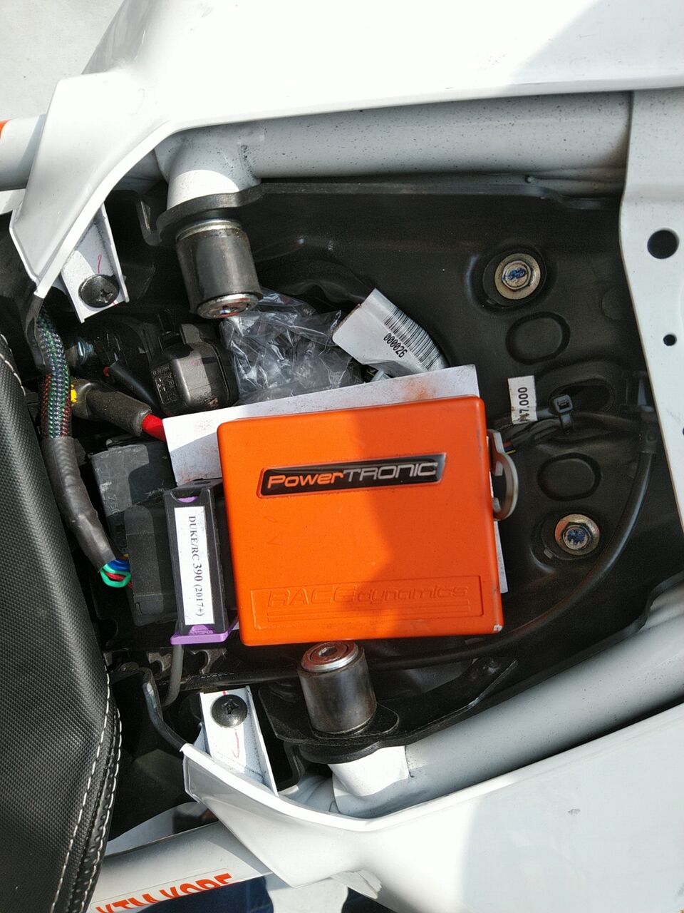 サブコン装着3(PowerTRONIC) : paparin88のblog サブコン装着3(PowerTRONIC) : paparin88のblog