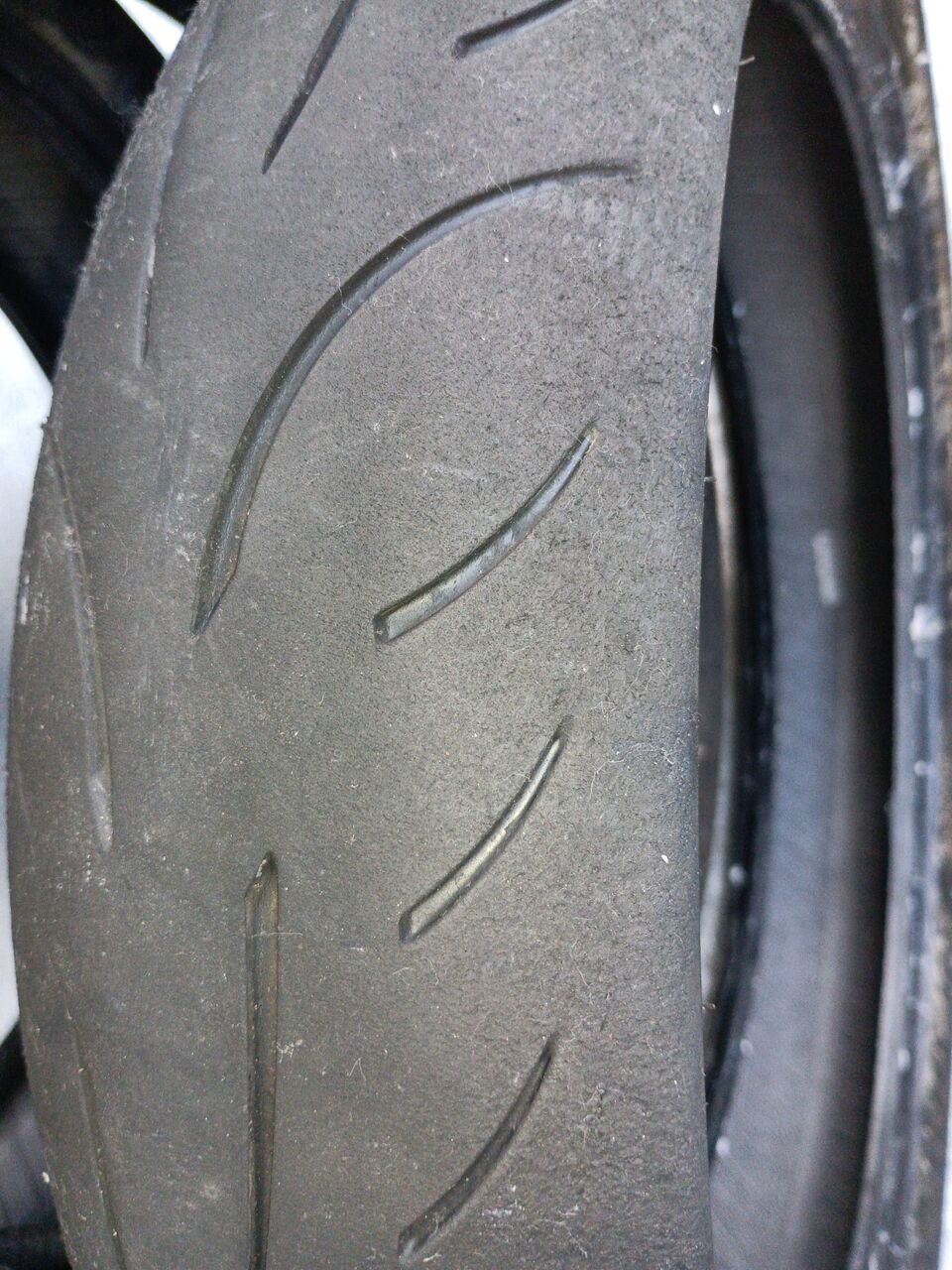 メッツラー スポルテック M9RR 寿命（110/70R17H 140/70R17H