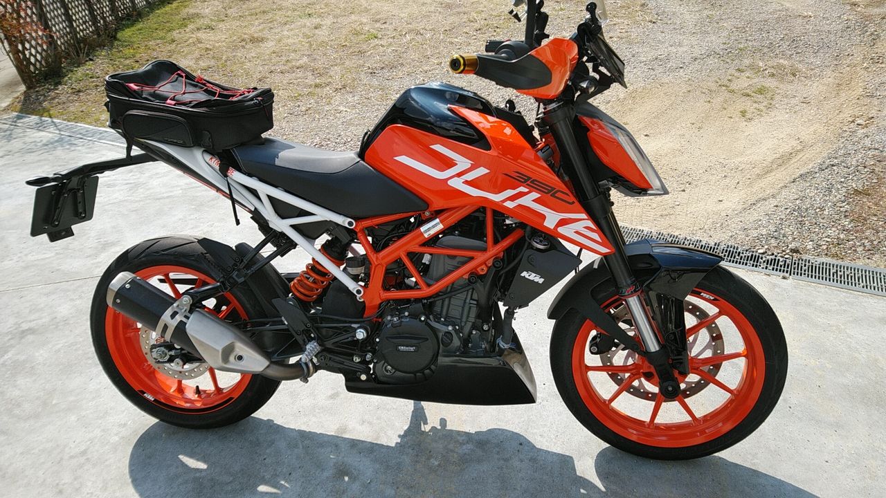 ktm duke アンダーカウルマジカルレーシング