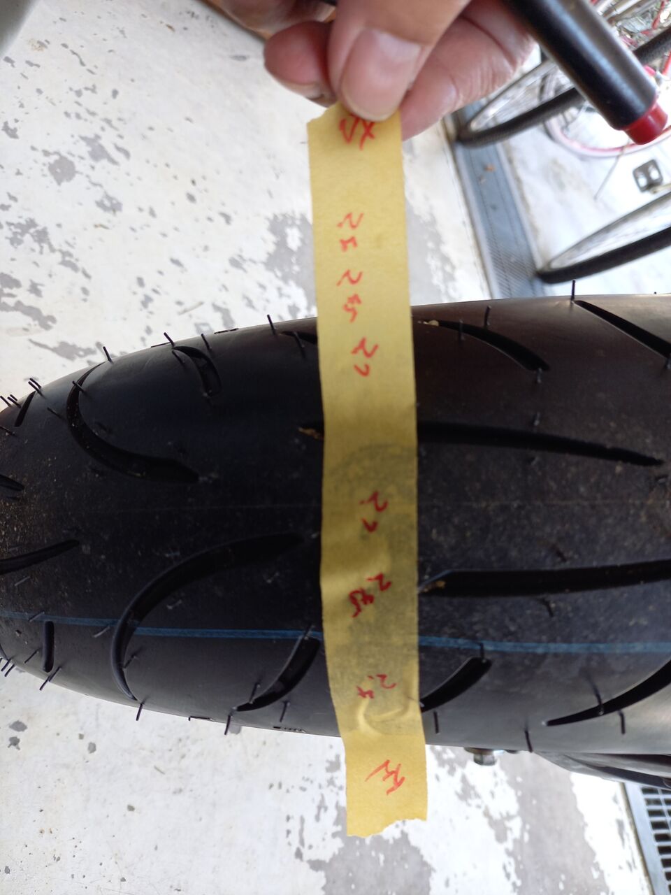 メッツラー スポルテック M9RR 110/70R17H 140/70R17H の装着
