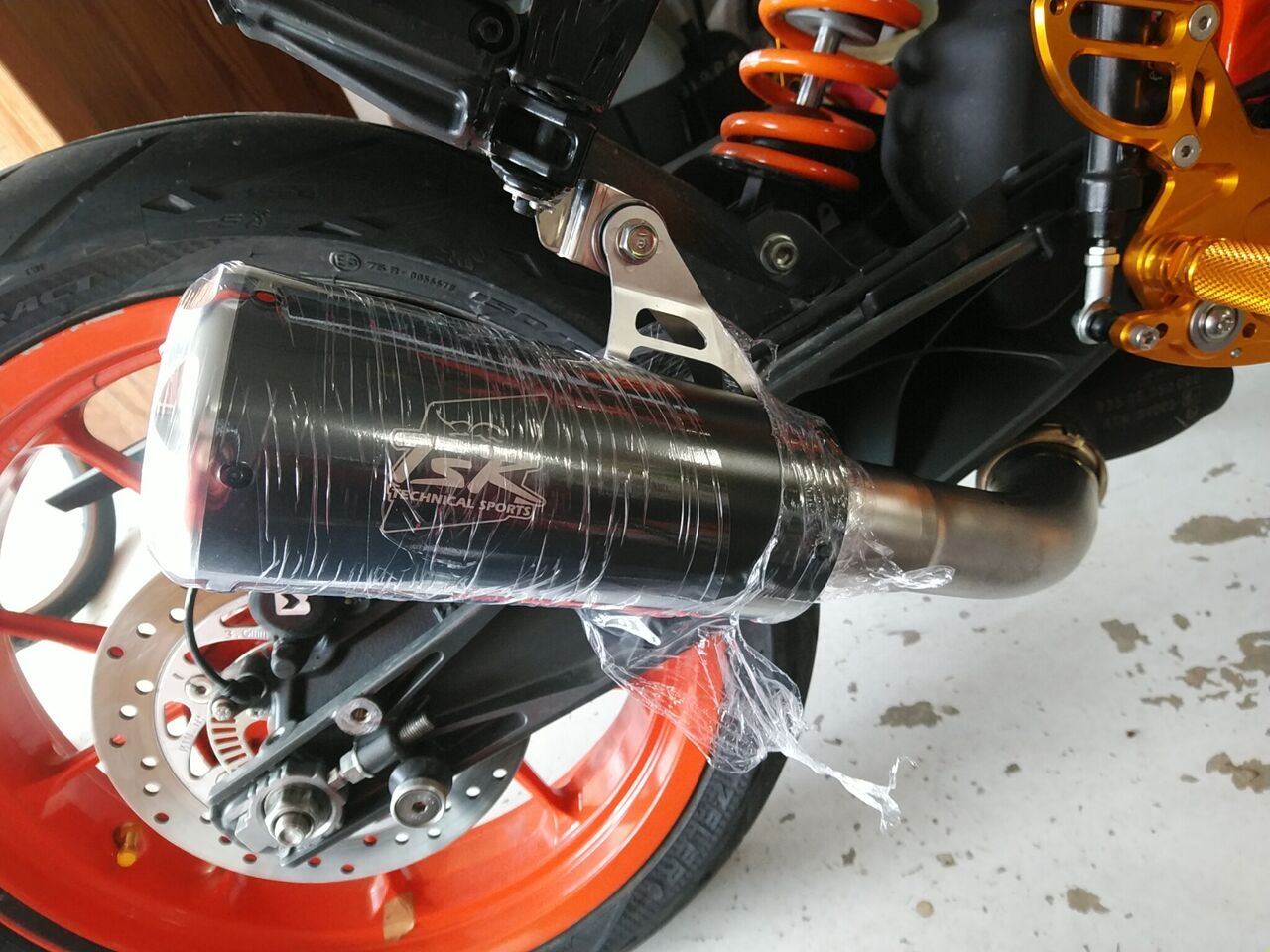 TSR製390デューク サイレンサーマフラー 1800S-KTM-41SV0 社外 新品