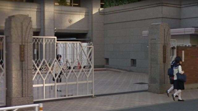 ドラマ 雑居時代 冬子の東京女学館ロケの人情 青い空に白い雲 ドラマ 雑居時代 冬子の東京女学館ロケの人情 青い空に白い雲