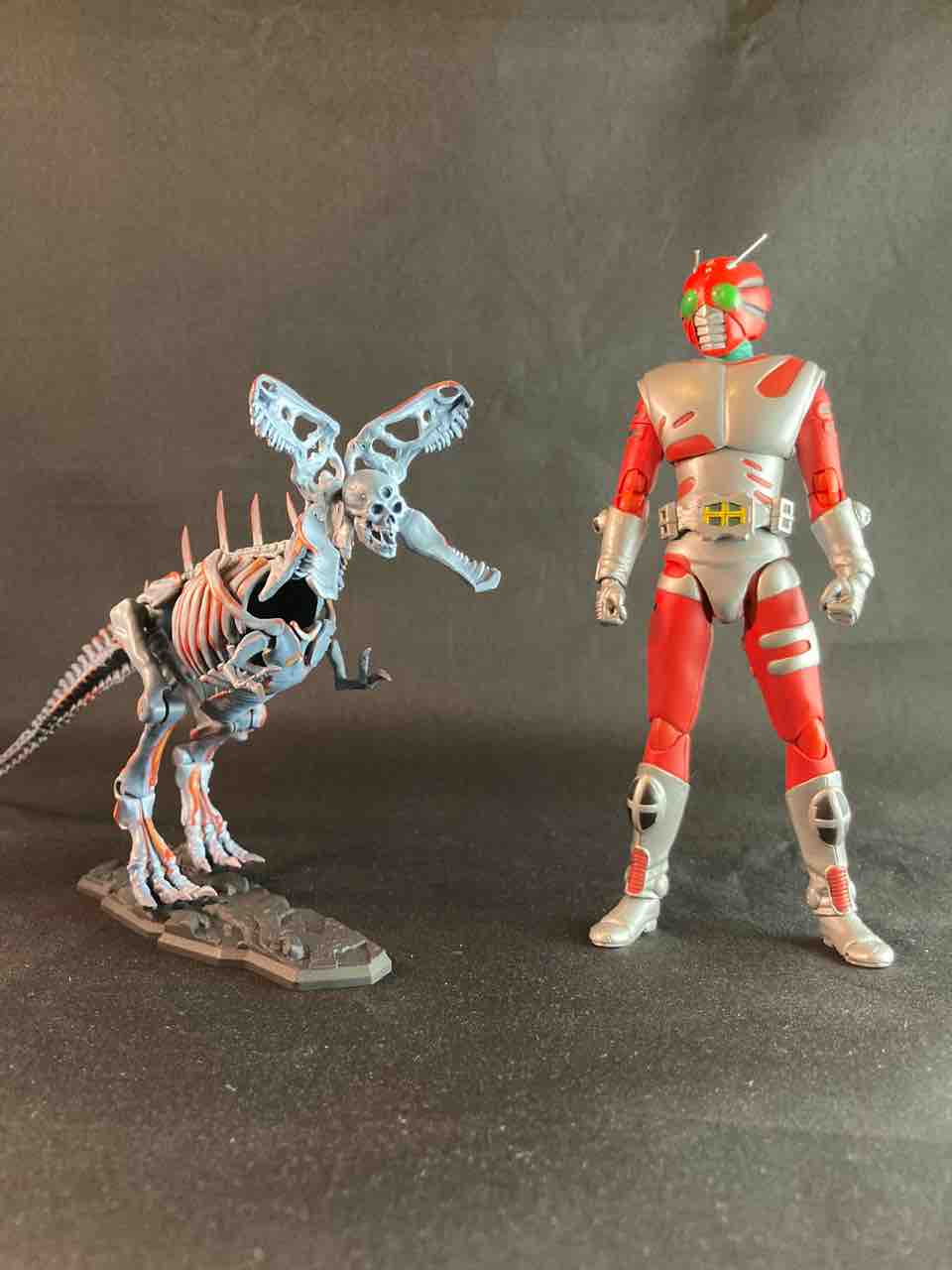 バダン総統（骸骨恐竜）（nonscale） : 特撮フィギュアの可動化