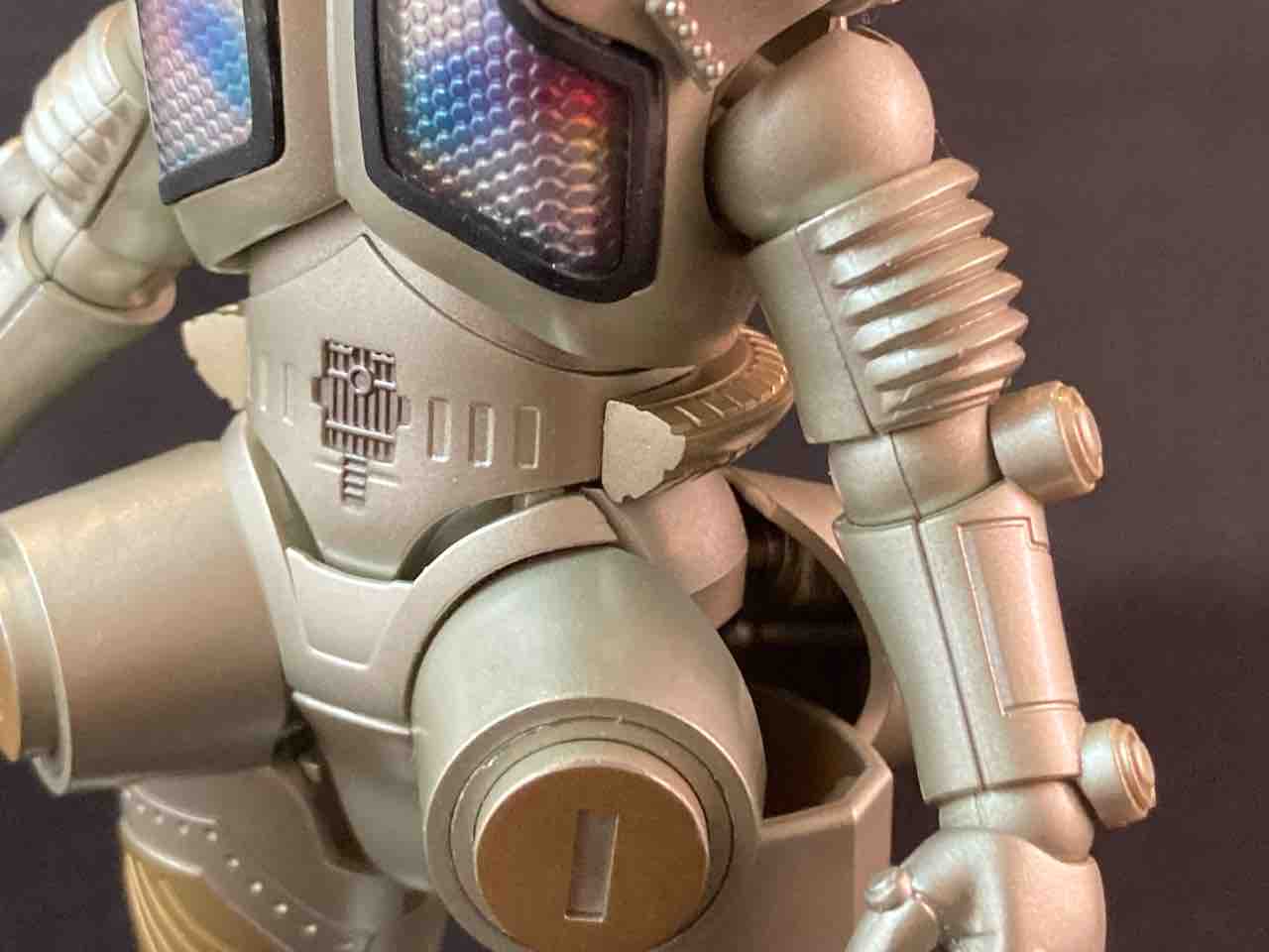 キングジョー（SMP改修） : 特撮フィギュアの可動化改造日記