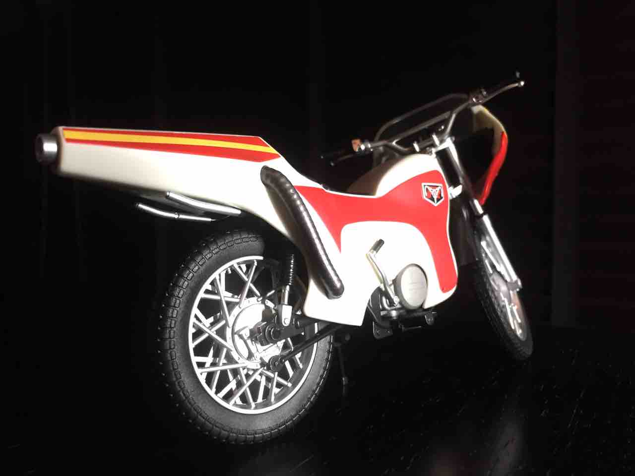 にせ新サイクロン号（フィギュアーツ改造） : 特撮フィギュアの可動化