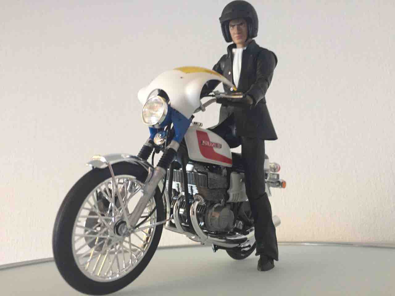 本郷猛のバイク （フィギュアーツ用）完成編 : 特撮フィギュアの