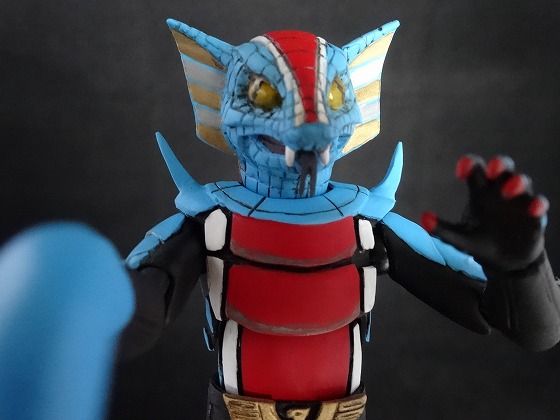 ガラガランダ（フィギュアーツ改造） : 特撮フィギュアの可動化改造日記