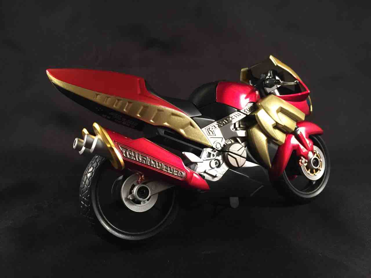 マシントルネイダー（フィギュアーツ改修） : 特撮フィギュアの