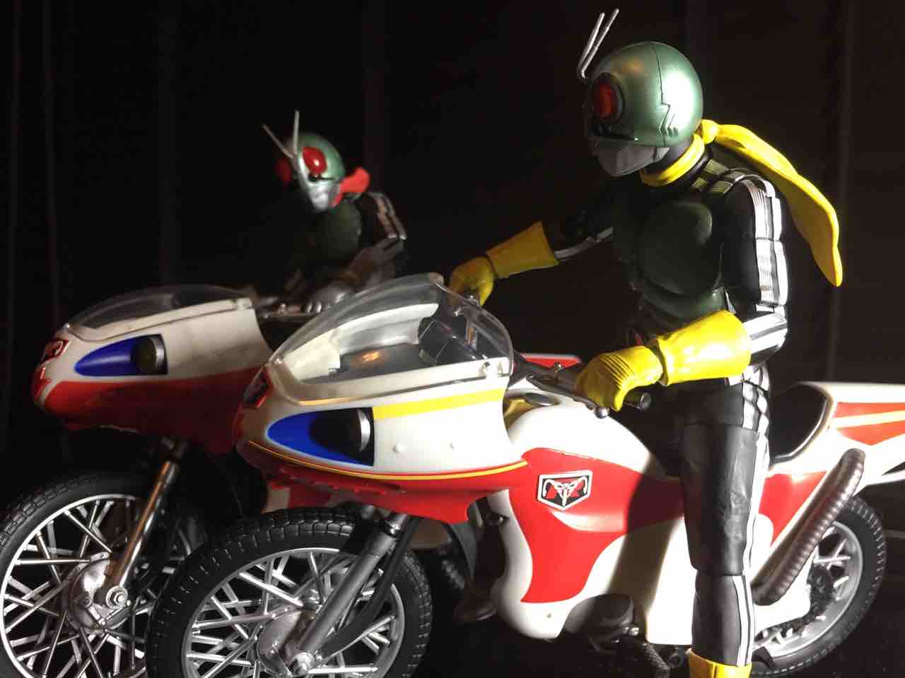 にせ新サイクロン号（フィギュアーツ改造） : 特撮フィギュアの