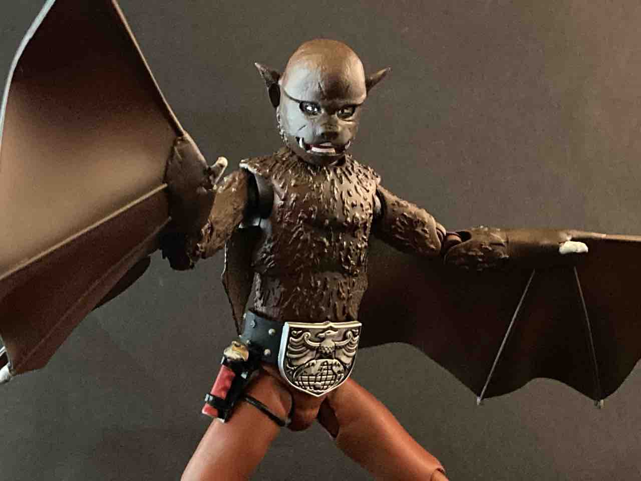 蝙蝠男（フィギュアーツ改造） : 特撮フィギュアの可動化改造日記