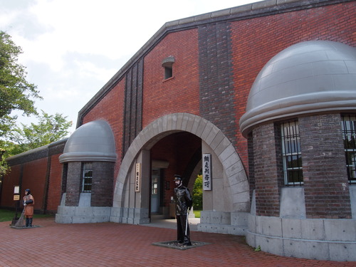 P8299382