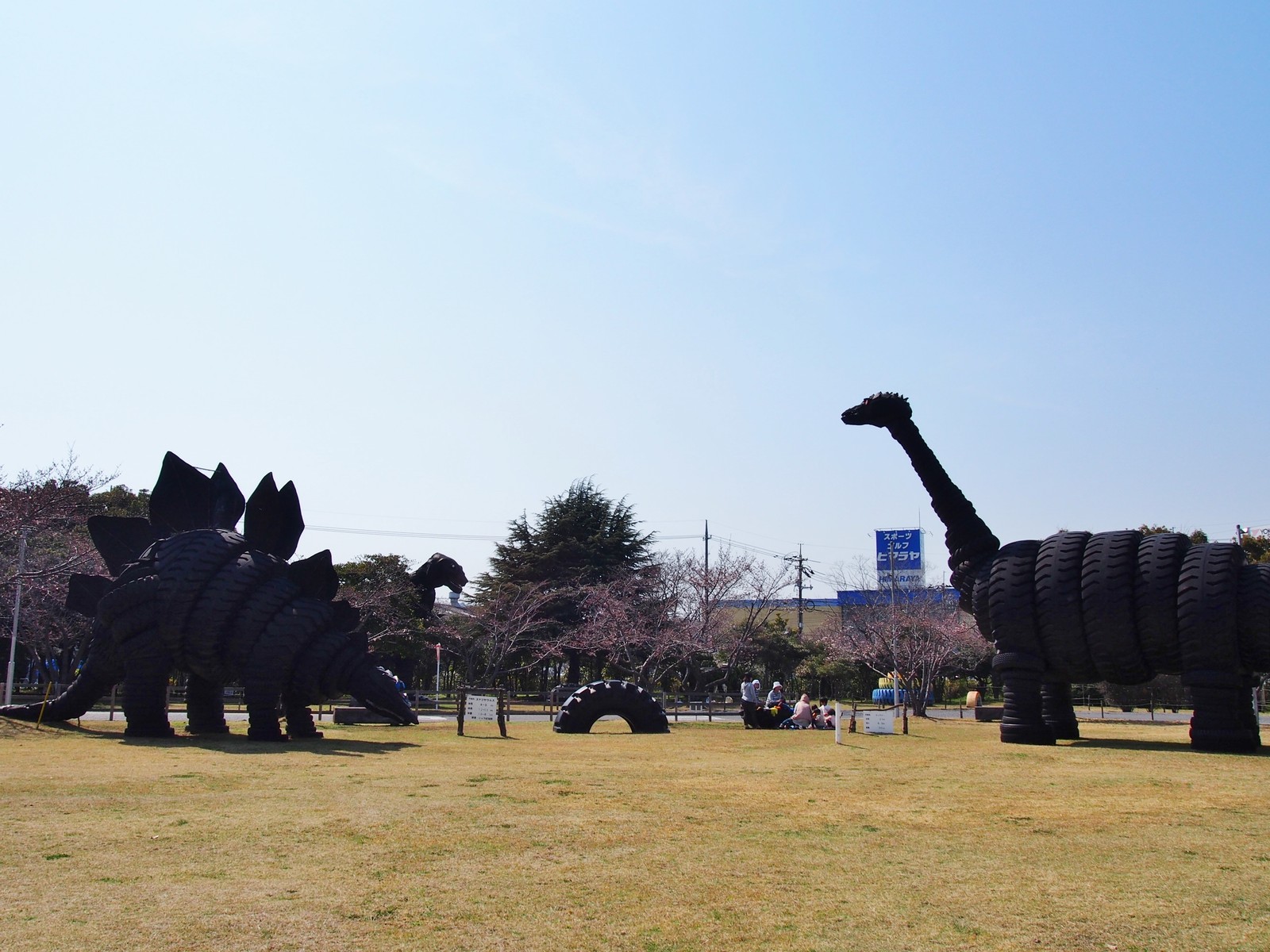広島 巨大なタイヤの恐竜に会えるぞ 横浜ゴム尾道工場 ｂｑ B Spot Explorer Powered By ライブドアブログ