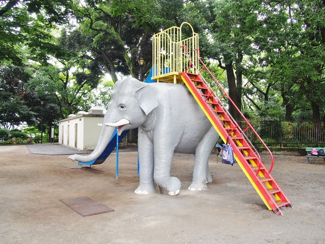 象 の 滑り台