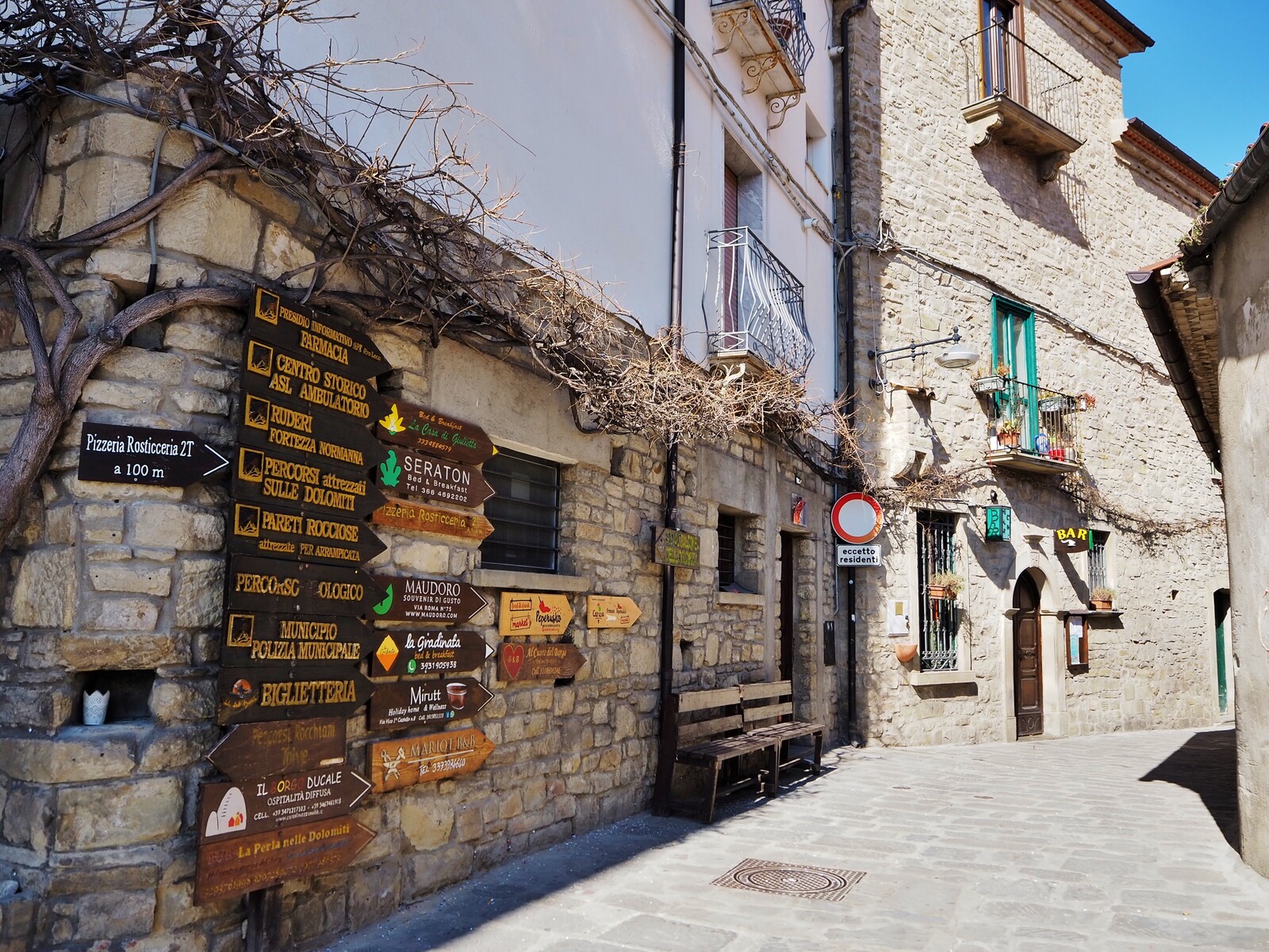 イタリア 岩山に張り付くもっとも美しい村 カステルメッツァーノ bq B Spot Explorer Powered By ライブドアブログ イタリア 岩山に張り付くもっとも美しい村 カステルメッツァーノ bq B Spot Explorer Powered By ライブドアブログ