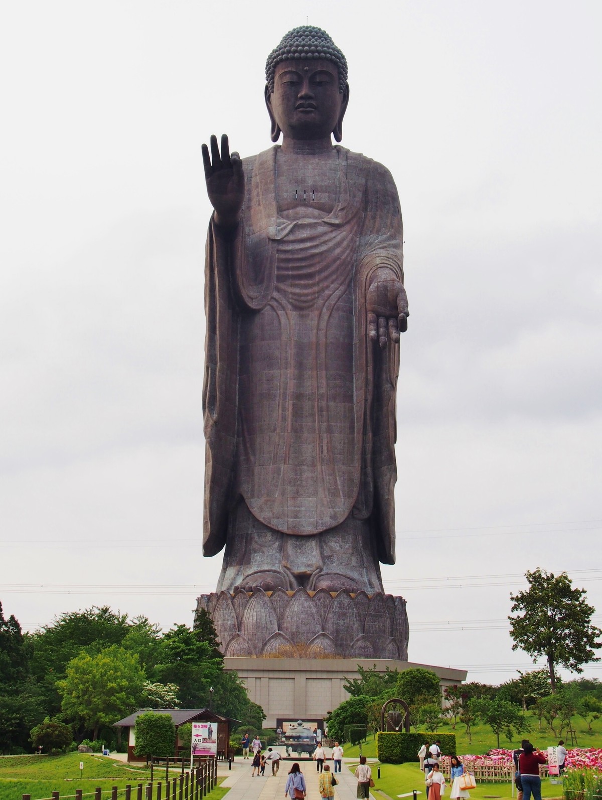 茨城】 ギネス認定!! 世界一の牛久大仏 : BQ ～B-spot