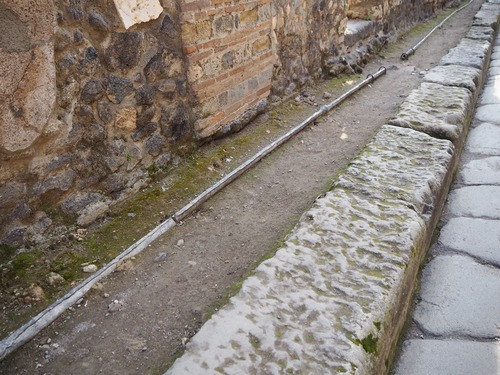 P2250451