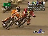 12R03
