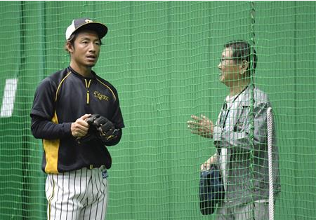 坂東英二と話す鳥谷敬