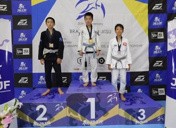 C6A47DE2-D364-4A1A-A69C-6A1C162EAFFC