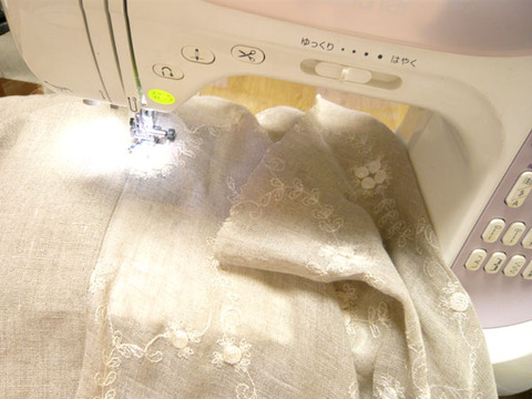 ローズ刺繍入りのリネン生地でお裁縫 0001