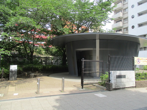 59神宮通公園トイレ1