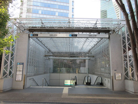 01六本木一丁目駅