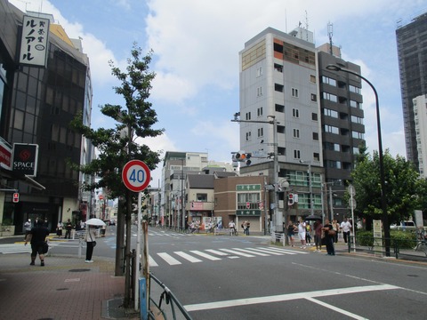 03北新宿一丁目交差点１