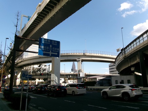 125西参道交差点
