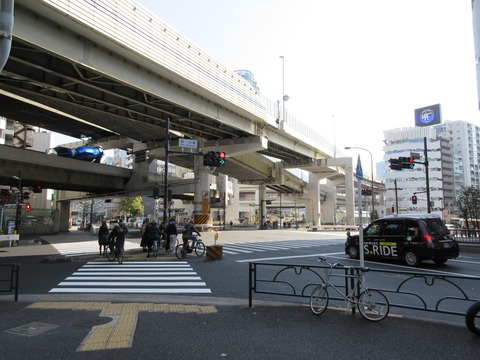 144新一の橋交差点